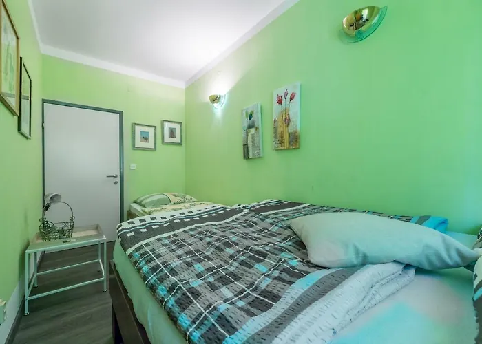 Apartment Pavic Garden